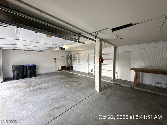 Building Photo - 2341 Moorpark Way