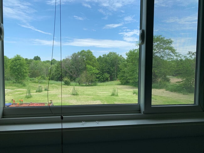 Building Photo - 2067 Libertyville Rd