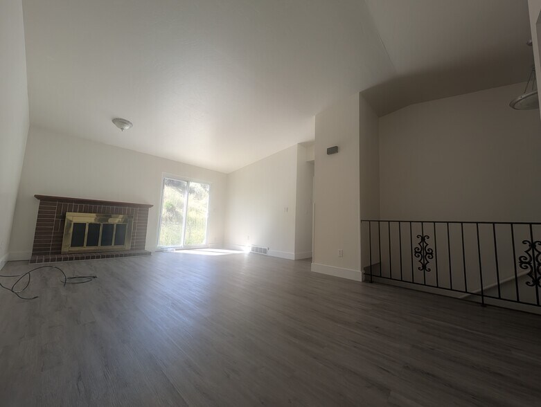 Building Photo - 5750 S Dynasty Oaks Cir