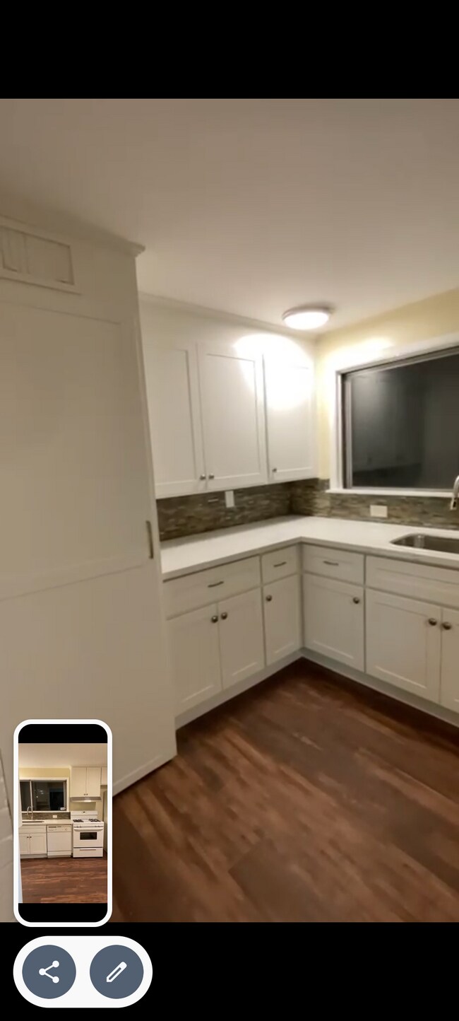 Building Photo - 12827 Glenwood Ave SW