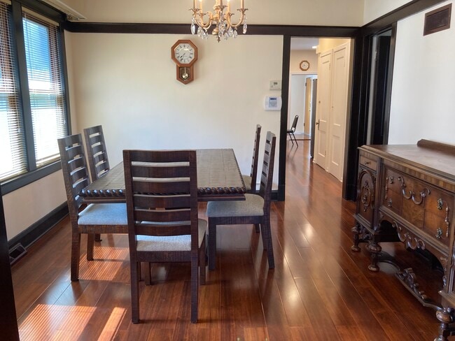 Building Photo - 4830 N Tripp Ave