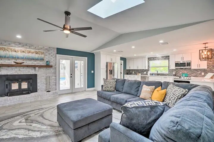 Building Photo - 2 Booth Blvd