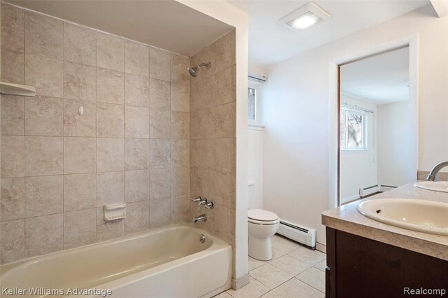 Building Photo - 14377 Cranston St