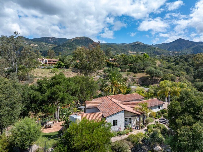 Building Photo - 655 Coyote Rd