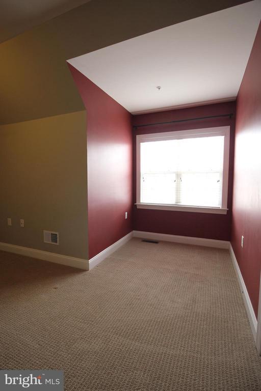 Building Photo - 421 N George Mason Dr