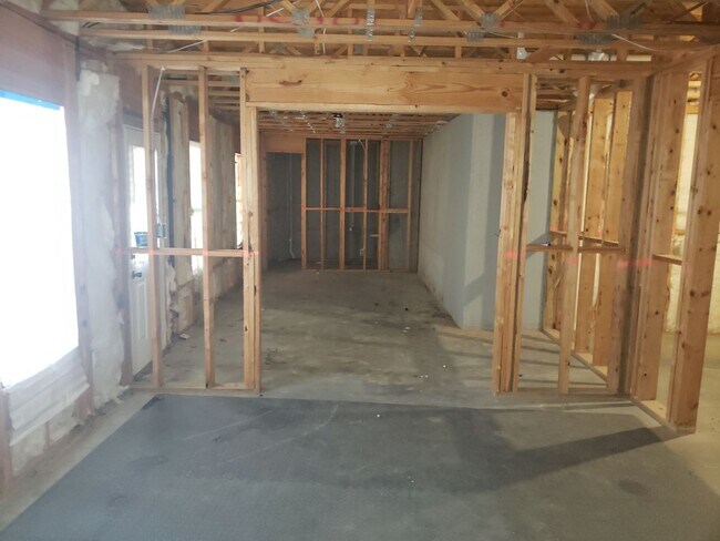 Building Photo - THE GOOD LIFE IN FAIRBURN