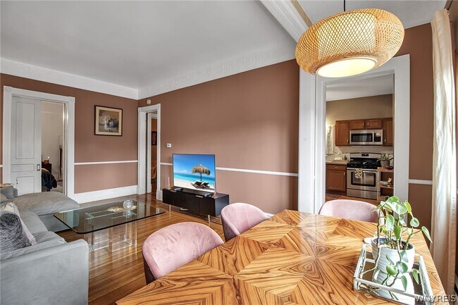 Building Photo - 370 Bryant St