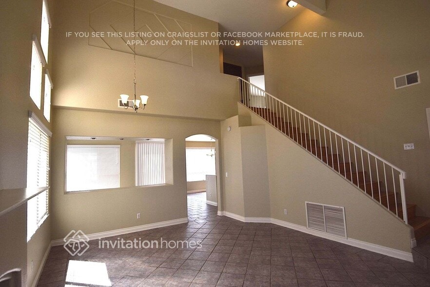 Building Photo - 2667 Ridgewater Cir