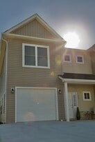 Building Photo - 239 Louise Ln