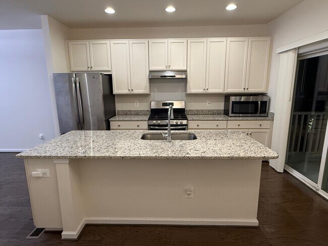 Building Photo - 23910 Catawba Hill Dr