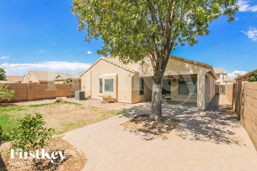 Building Photo - 1417 E Jeanne Ln