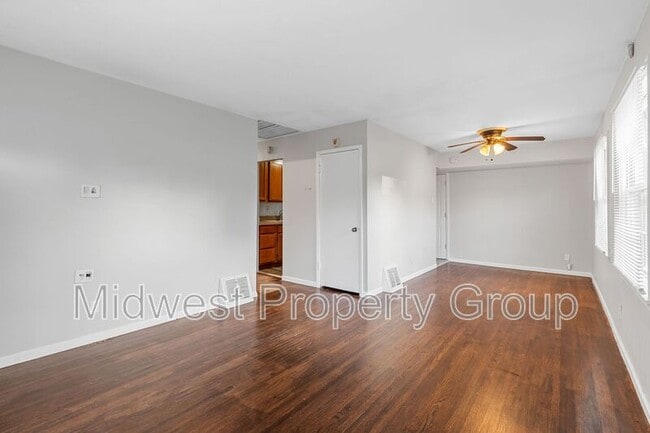 Building Photo - 306 Banff Cir