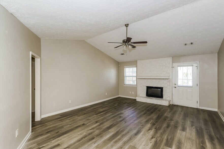 Building Photo - 9185 Sunset Dr