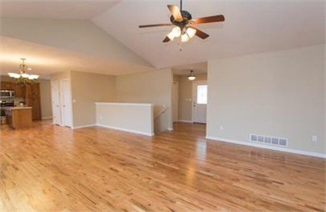 Building Photo - 123 Lyle Curtis Cir