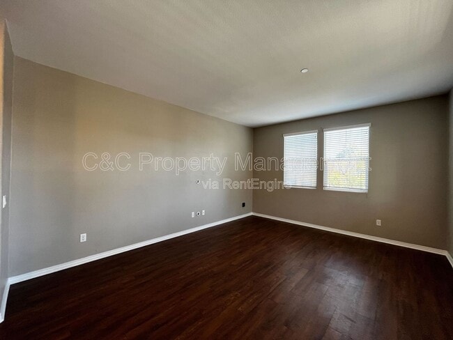 Building Photo - 686 S Euclid St