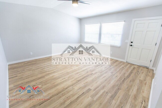 Building Photo - 2929 E Broadway Rd