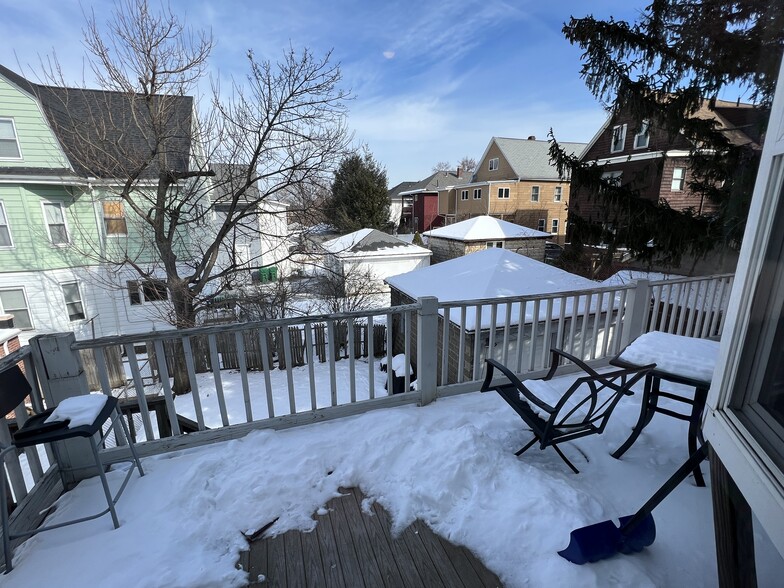 Building Photo - 79 Capen St