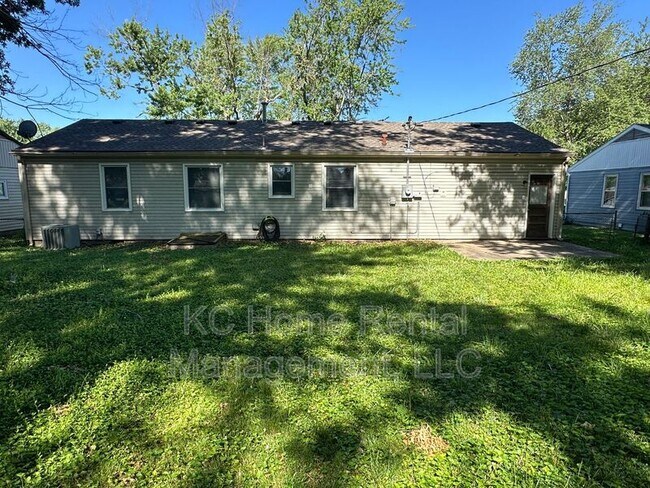 Building Photo - 5911 Farley Ave