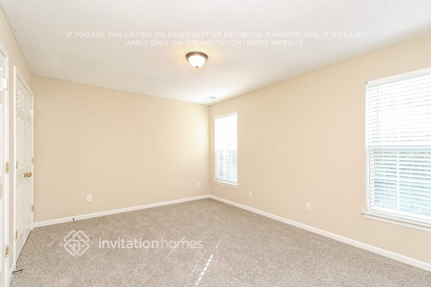 Building Photo - 9809 Dauphine Dr