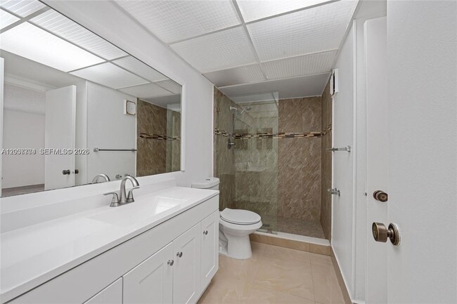 Building Photo - 200 Lakeview Dr
