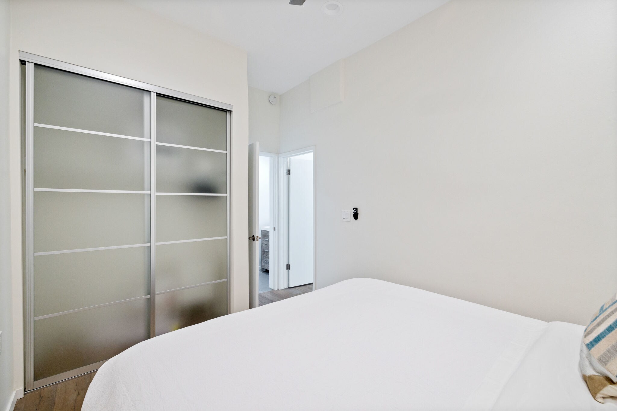 Building Photo - 131 Gull St