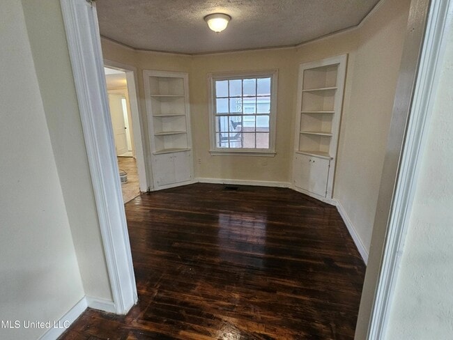 Building Photo - 4627 Estelle Dr