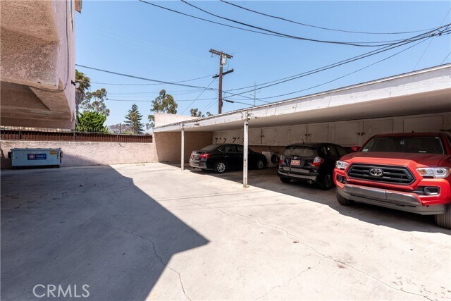 Building Photo - 912 S Ash Ave