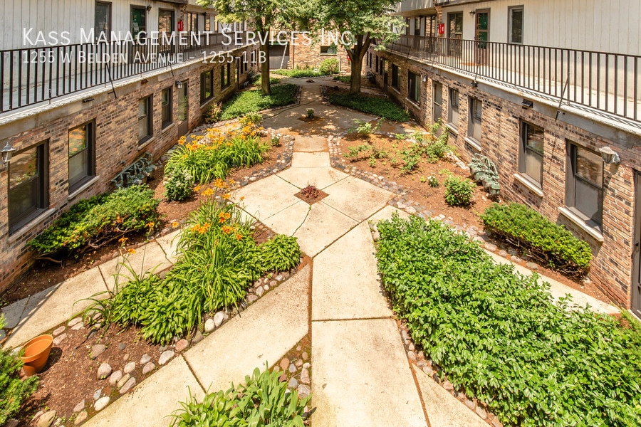 Building Photo - 1251 W Belden Ave