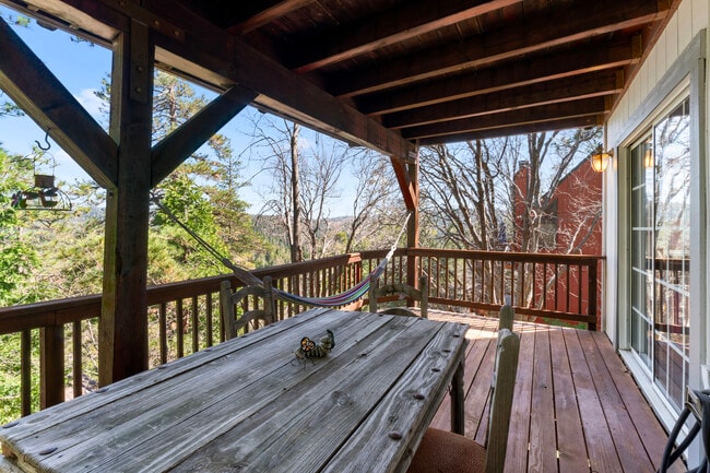 Building Photo - 221 Grizzly Rd