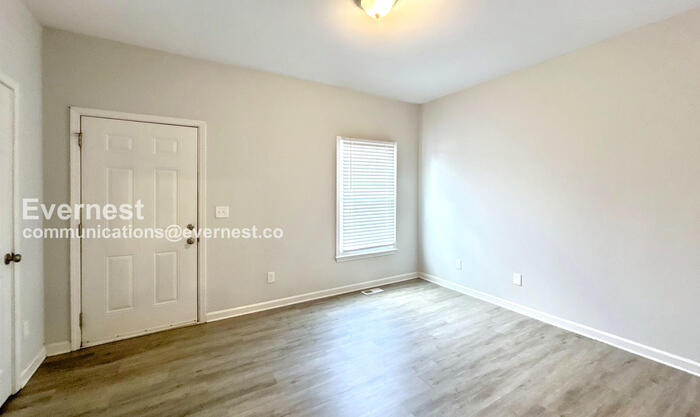 Building Photo - 679 Smith St SW