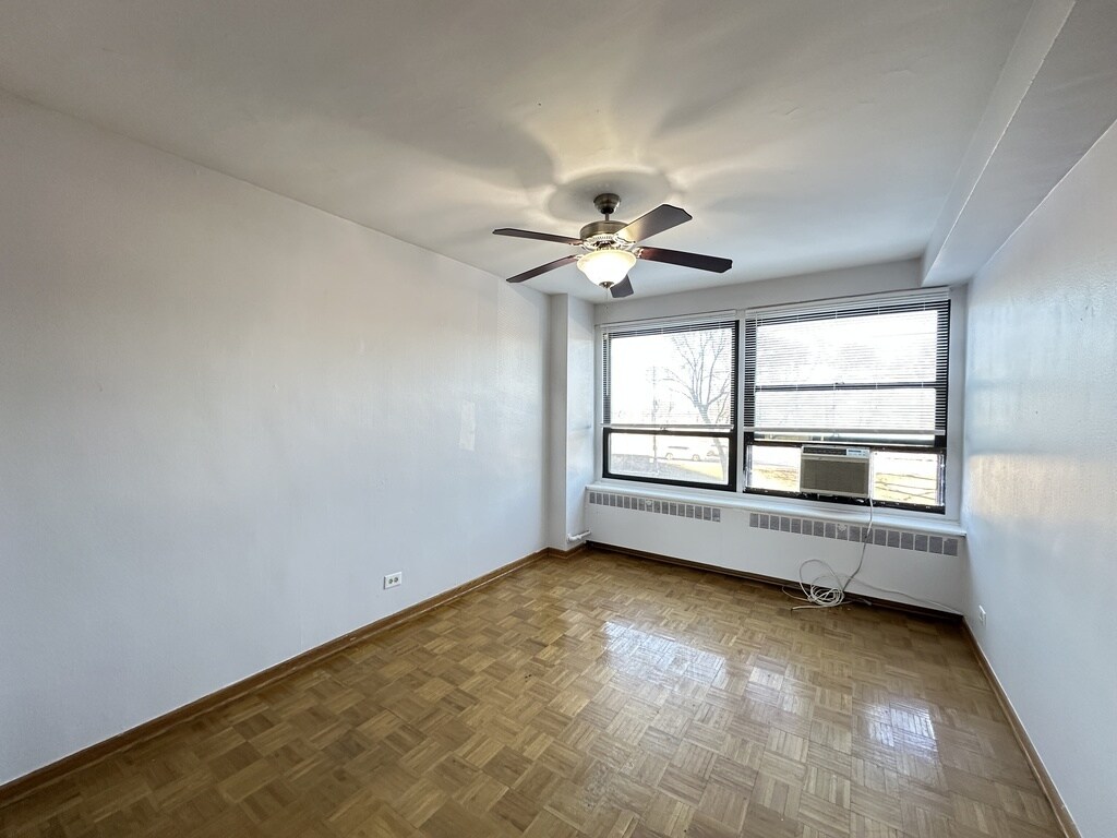 Building Photo - 4180 N Marine Dr