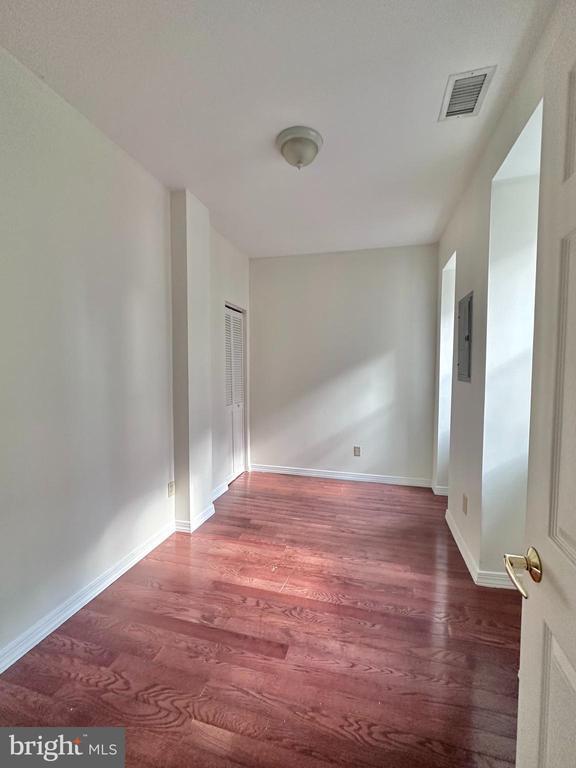 Building Photo - 118 S 12th St