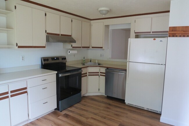 Building Photo - 14 Hartshorn Pl