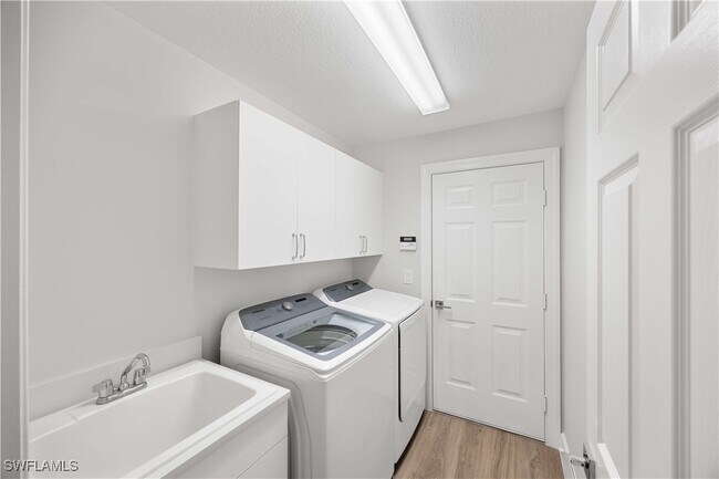 Building Photo - 8920 Mustang Island Cir