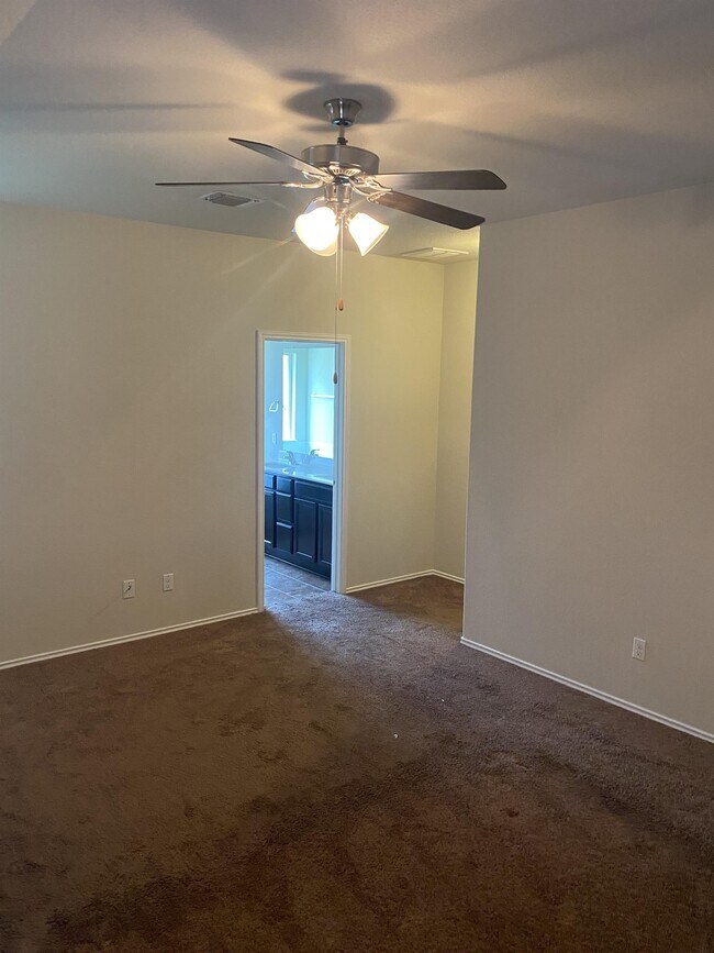 Building Photo - 6201 Dorothy Muree Dr