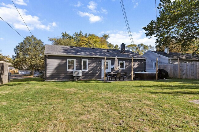 Building Photo - 6484 Aylesworth Dr