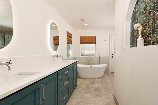 Building Photo - 15 Crinkleroot Ct