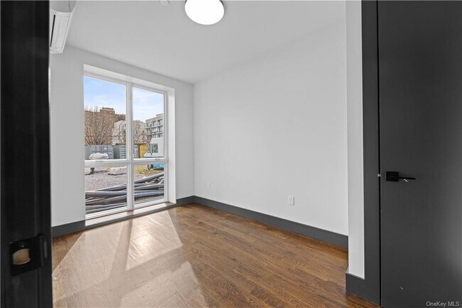 Building Photo - 304 Water St