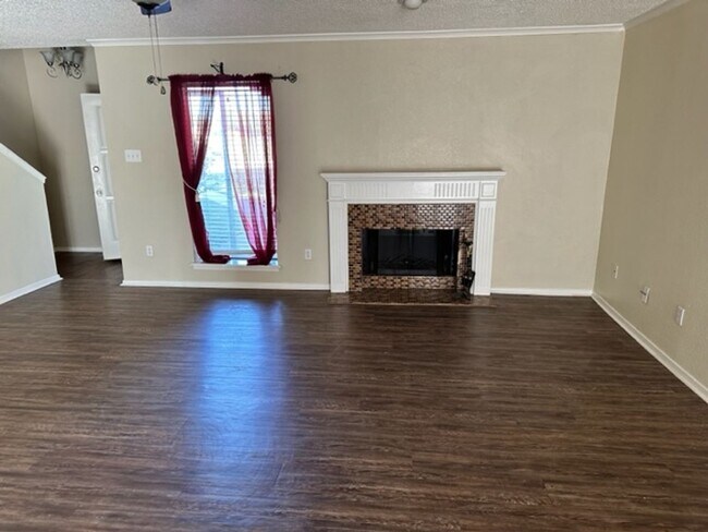 Building Photo - 2-story townhome in SW Lubbock