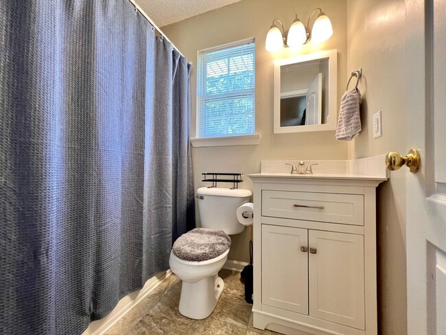 Building Photo - COMING MID-FEBRUARY 2026! (One Pet Maximum)