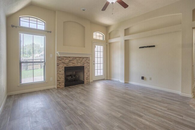 Building Photo - 103 Garden Acres