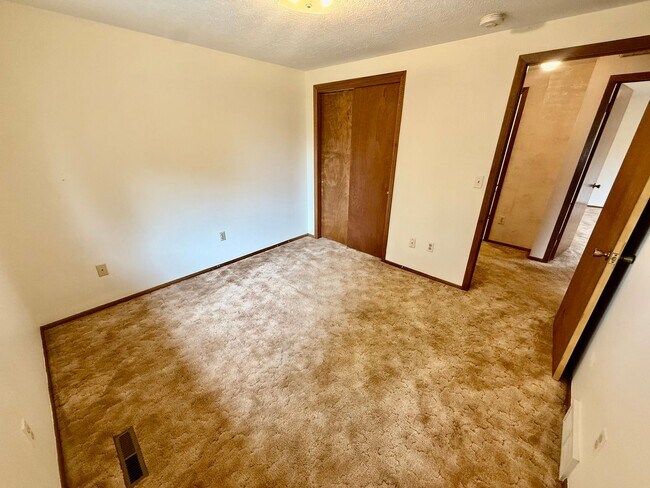 Building Photo - 4808 N Franklin Ave