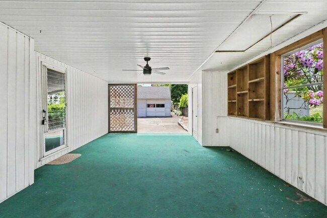 Building Photo - 6101 Blue Valley Ave