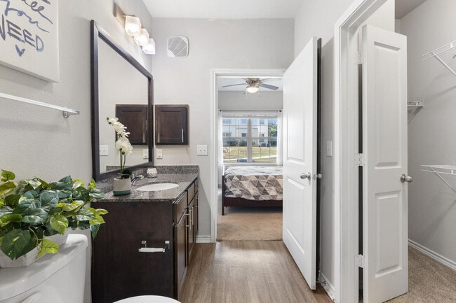 Building Photo - 5511 Pecan Spgs Rd