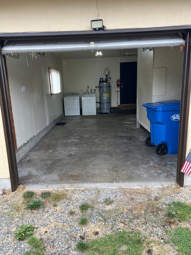 Building Photo - 17010 15th Ave E