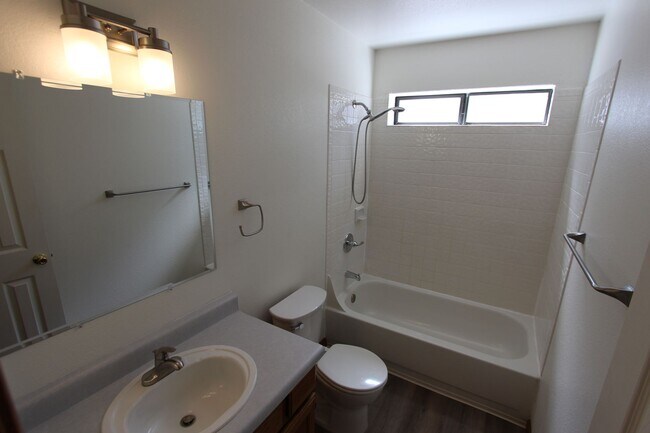 Building Photo - Modern 3-Bedroom Home with Garage & Privat...
