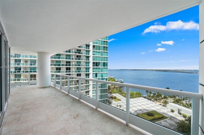 Building Photo - 2127 Brickell Ave