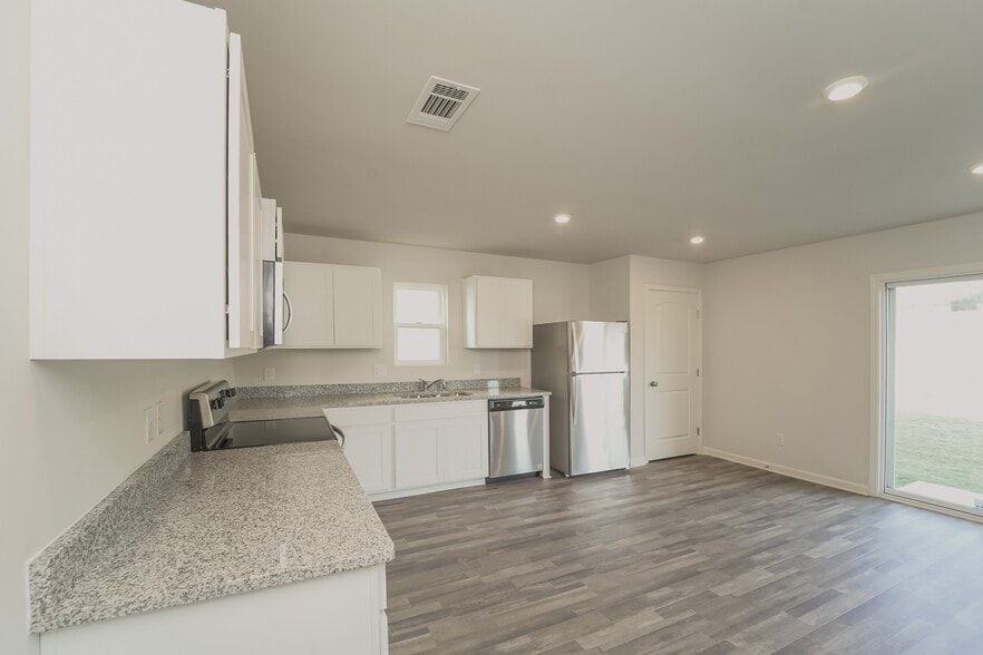 Building Photo - 671 Farmstead Trail