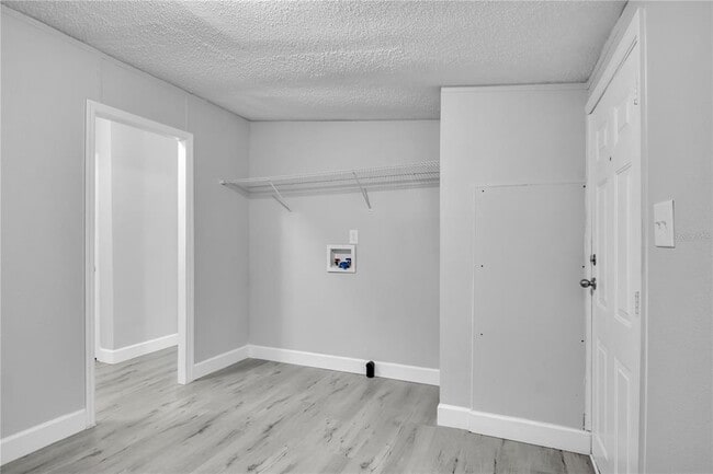 Building Photo - 10526 Bay Hills Cir