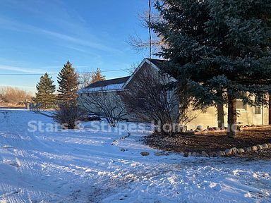 Building Photo - Unique house on large lot